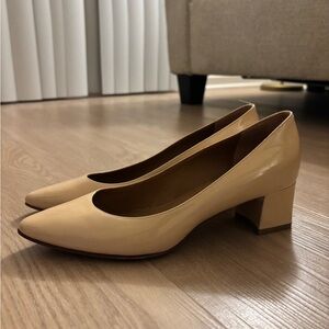 Aquatalia Cream Block Heel Shoes